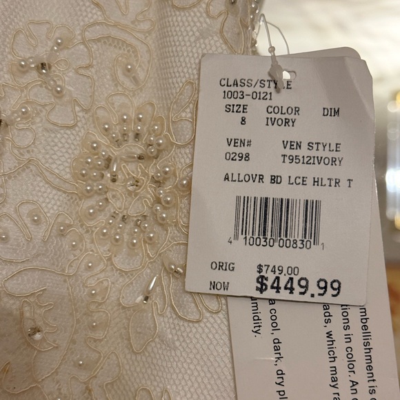 David’s Bridal Wedding Dress/ Gown Ivory lace and pearls - Picture 9 of 14